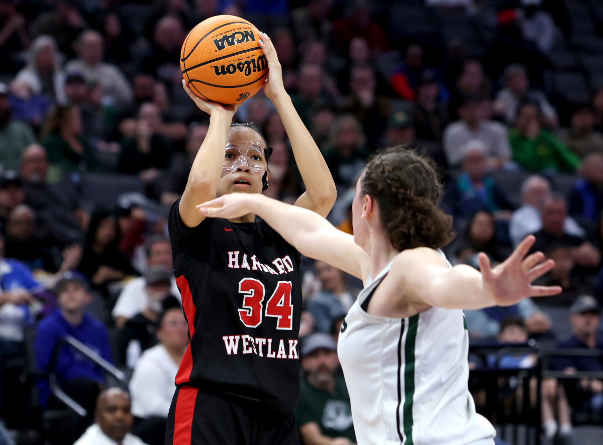 Valentina Guerrero (34) in the CIF State D3 championship game. 